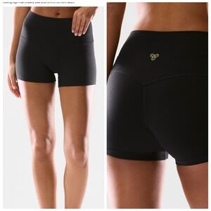 Aritzia Golden Butter Cheeky Infinite Hi-Rise 3" Short Black Size 12 NEW